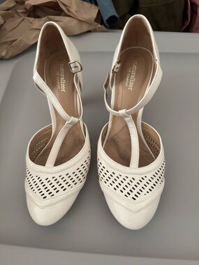 Naturalizer Cream T-Strap Perforated Leather Heels